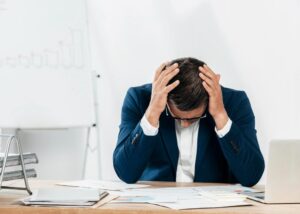 Os Perigos Invisíveis: Como a Síndrome de Burnout Impacta a Produtividade no Trabalho