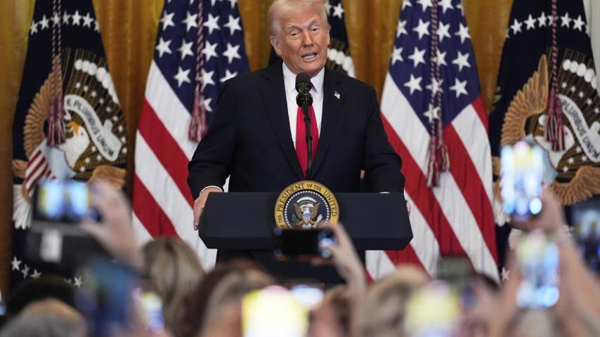 Trump’s Tariff Push Faces Early Signs of Economic Trouble