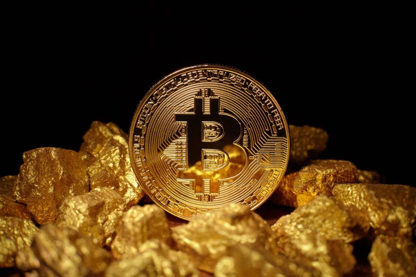 Bitcoin and Gold Both Bleed Funds - Is a Market Meltdown Coming in September?