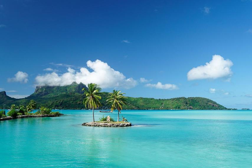 Rich Bitcoiners Seem to be Spending BTC on Luxury Holidays. Is This Really a Good Idea?