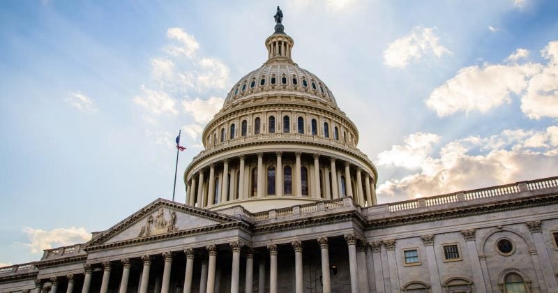 Senate Democrats aim for bipartisan crypto market legislation