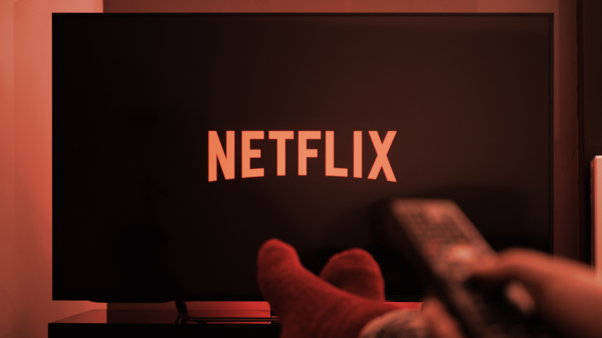 Netflix Stock: Price Slides Toward $100 as Wall Street Reacts to $72B Warner Bros Deal