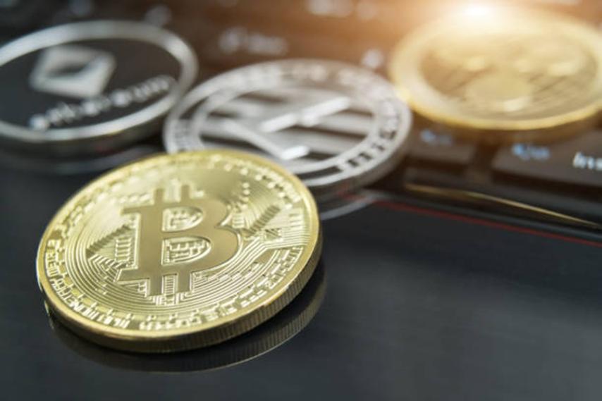 Data Puts Bitcoin At Critical Juncture Following $73,000 Reclaim